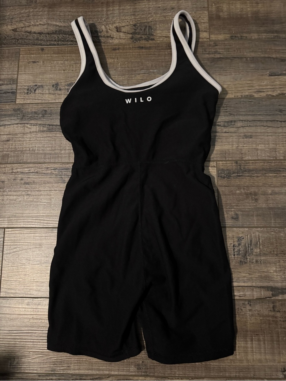 Wilo Black Tank with White Trim